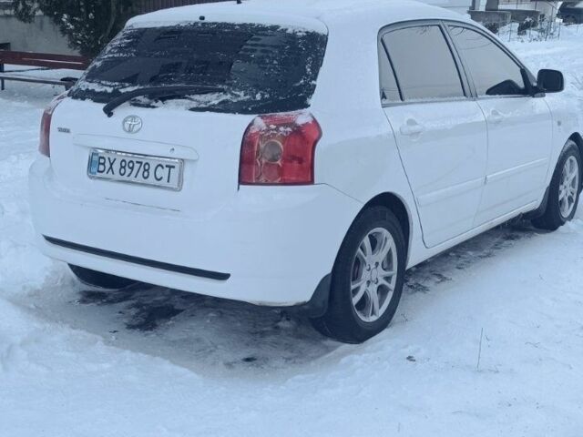 Білий Тойота Королла, об'ємом двигуна 1.4 л та пробігом 230 тис. км за 5600 $, фото 3 на Automoto.ua