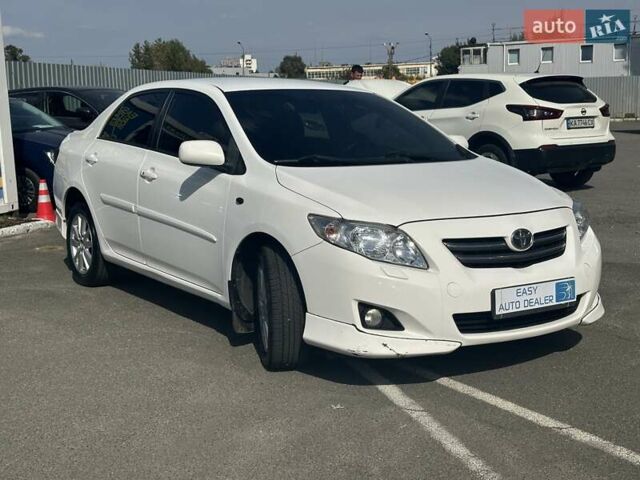 Білий Тойота Королла, об'ємом двигуна 1.6 л та пробігом 204 тис. км за 6990 $, фото 2 на Automoto.ua