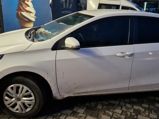 Білий Тойота Королла, об'ємом двигуна 1.3 л та пробігом 200 тис. км за 7500 $, фото 1 на Automoto.ua