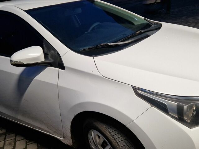 Білий Тойота Королла, об'ємом двигуна 1.3 л та пробігом 200 тис. км за 7500 $, фото 3 на Automoto.ua