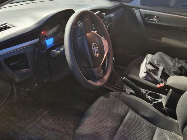 Білий Тойота Королла, об'ємом двигуна 1.3 л та пробігом 200 тис. км за 7500 $, фото 4 на Automoto.ua