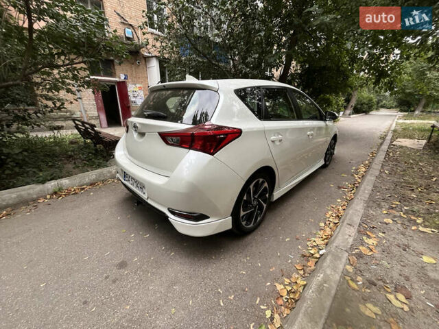Белый Тойота Королла, объемом двигателя 1.8 л и пробегом 142 тыс. км за 12500 $, фото 6 на Automoto.ua
