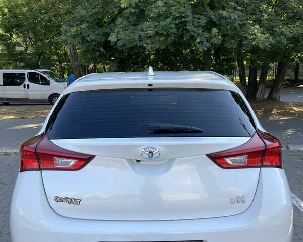 Белый Тойота Королла, объемом двигателя 1.8 л и пробегом 115 тыс. км за 14000 $, фото 3 на Automoto.ua