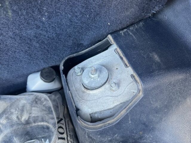 Белый Тойота Королла, объемом двигателя 1.3 л и пробегом 235 тыс. км за 1350 $, фото 14 на Automoto.ua