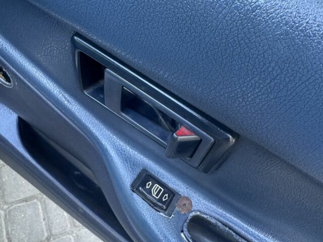 Белый Тойота Королла, объемом двигателя 1.3 л и пробегом 235 тыс. км за 1350 $, фото 13 на Automoto.ua