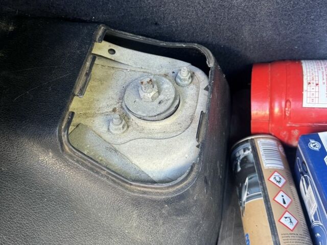 Белый Тойота Королла, объемом двигателя 1.3 л и пробегом 235 тыс. км за 1350 $, фото 15 на Automoto.ua