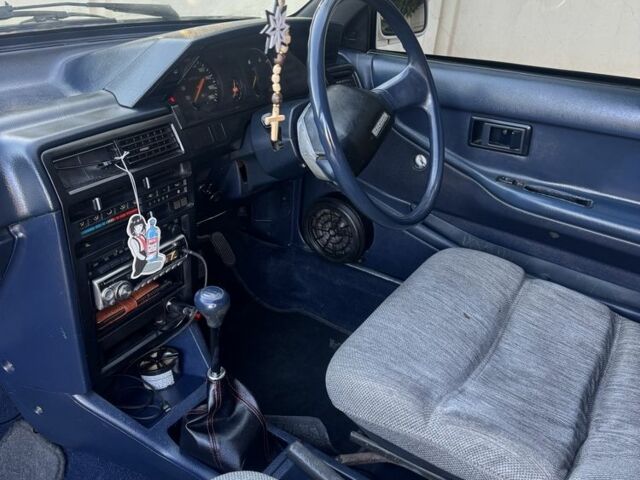 Белый Тойота Королла, объемом двигателя 1.3 л и пробегом 235 тыс. км за 1350 $, фото 10 на Automoto.ua