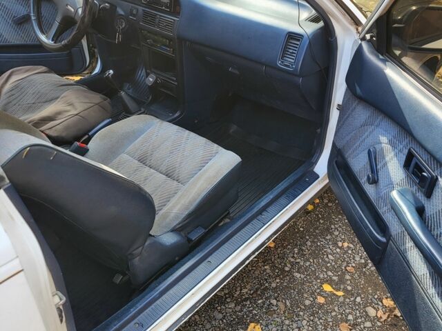 Белый Тойота Королла, объемом двигателя 0 л и пробегом 299 тыс. км за 1300 $, фото 5 на Automoto.ua