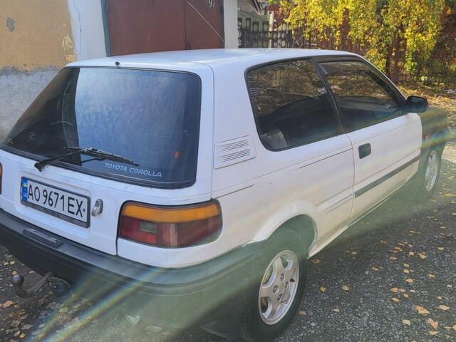 Белый Тойота Королла, объемом двигателя 0 л и пробегом 299 тыс. км за 1300 $, фото 2 на Automoto.ua