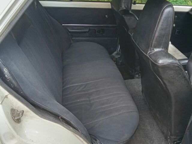 Белый Тойота Королла, объемом двигателя 1.3 л и пробегом 238 тыс. км за 595 $, фото 7 на Automoto.ua