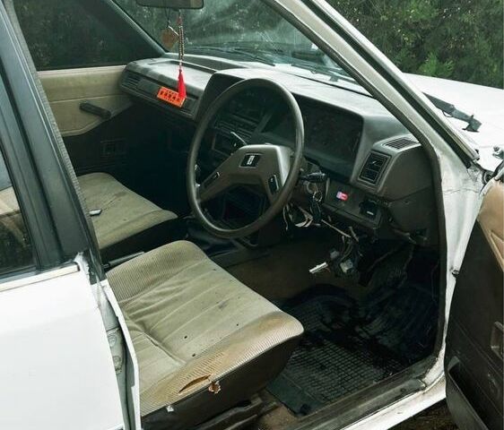 Белый Тойота Королла, объемом двигателя 1.5 л и пробегом 268 тыс. км за 800 $, фото 4 на Automoto.ua