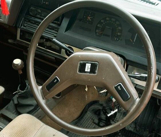 Белый Тойота Королла, объемом двигателя 1.5 л и пробегом 268 тыс. км за 800 $, фото 5 на Automoto.ua