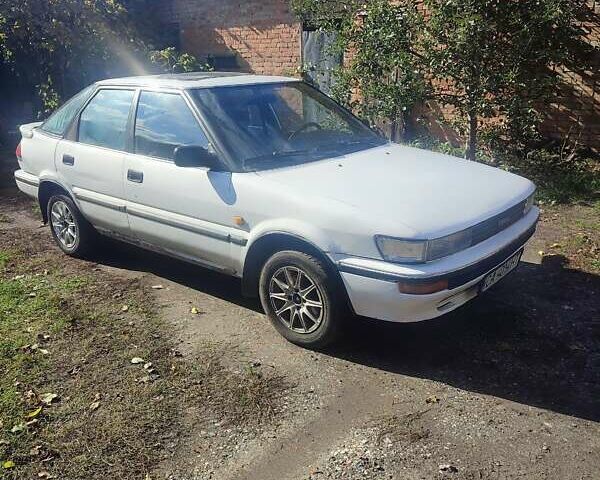 Белый Тойота Королла, объемом двигателя 1.59 л и пробегом 400 тыс. км за 800 $, фото 5 на Automoto.ua