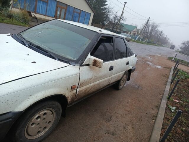 Белый Тойота Королла, объемом двигателя 1.6 л и пробегом 150 тыс. км за 1200 $, фото 1 на Automoto.ua