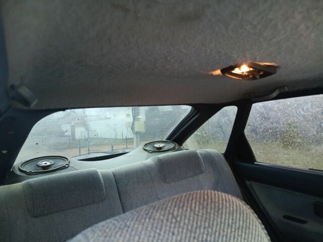 Белый Тойота Королла, объемом двигателя 1.6 л и пробегом 150 тыс. км за 1200 $, фото 6 на Automoto.ua