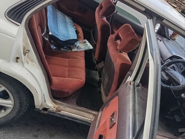 Белый Тойота Королла, объемом двигателя 1 л и пробегом 300 тыс. км за 1250 $, фото 8 на Automoto.ua