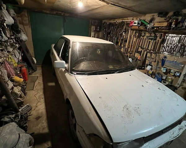 Белый Тойота Королла, объемом двигателя 0 л и пробегом 300 тыс. км за 300 $, фото 2 на Automoto.ua