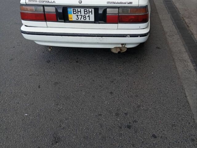 Белый Тойота Королла, объемом двигателя 1 л и пробегом 300 тыс. км за 1250 $, фото 5 на Automoto.ua