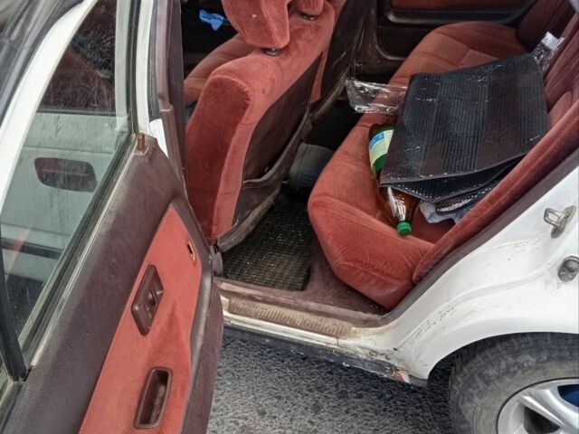 Белый Тойота Королла, объемом двигателя 1 л и пробегом 300 тыс. км за 1250 $, фото 9 на Automoto.ua