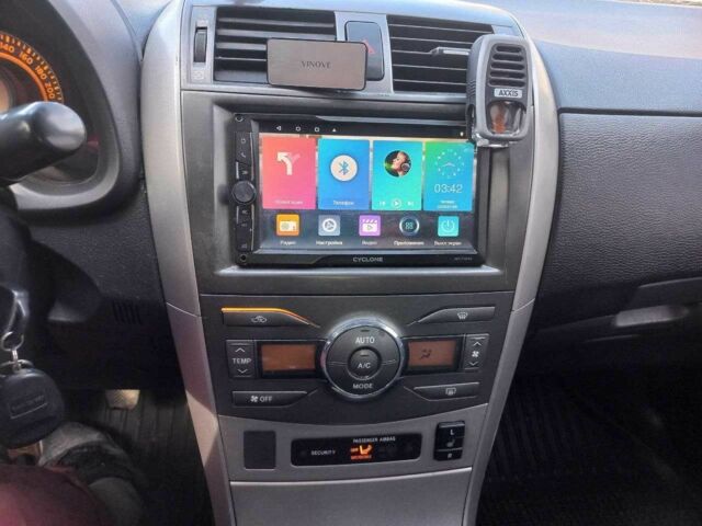 Білий Тойота Королла, об'ємом двигуна 1.6 л та пробігом 300 тис. км за 5600 $, фото 9 на Automoto.ua