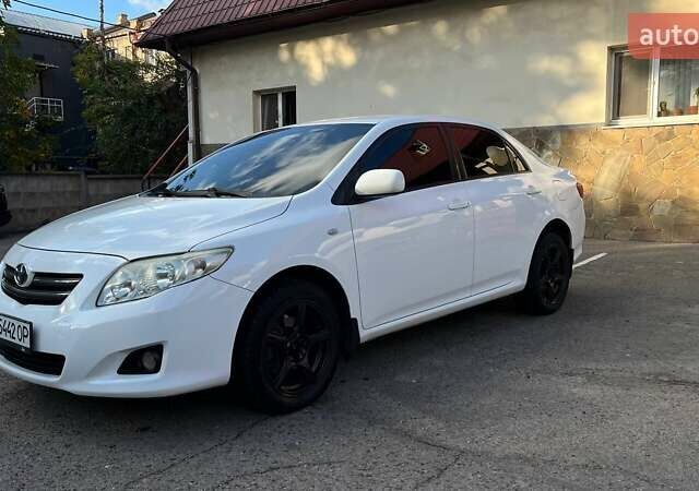 Белый Тойота Королла, объемом двигателя 1.6 л и пробегом 190 тыс. км за 7000 $, фото 3 на Automoto.ua