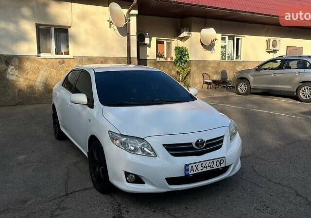 Белый Тойота Королла, объемом двигателя 1.6 л и пробегом 190 тыс. км за 7000 $, фото 4 на Automoto.ua