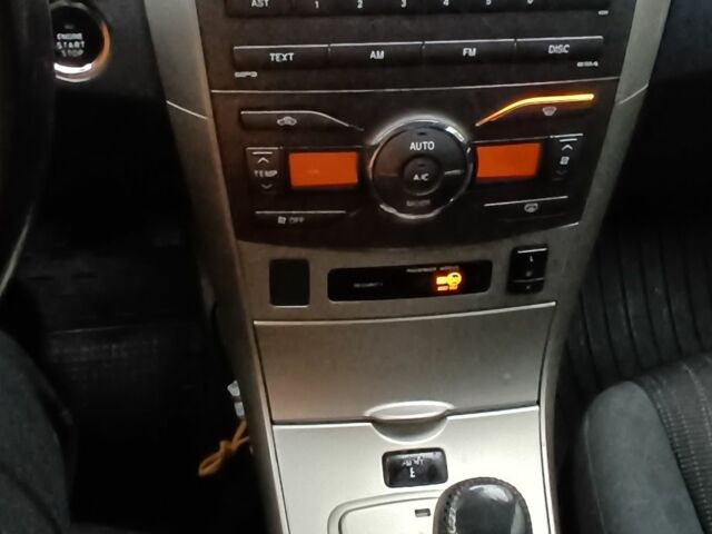 Белый Тойота Королла, объемом двигателя 1.6 л и пробегом 189 тыс. км за 6600 $, фото 3 на Automoto.ua