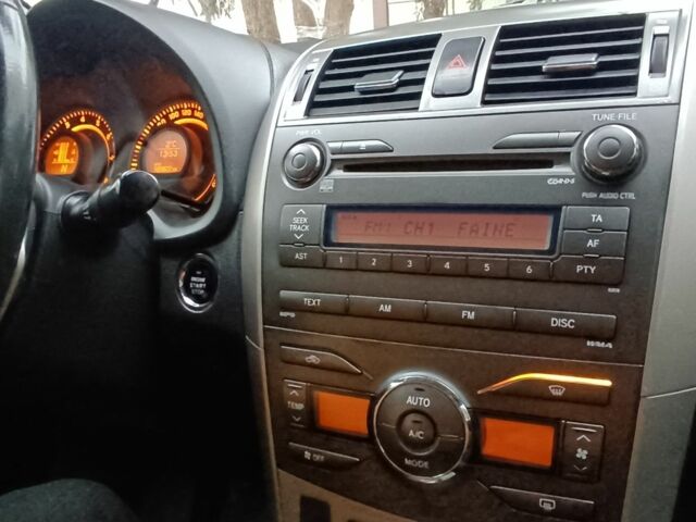 Белый Тойота Королла, объемом двигателя 1.6 л и пробегом 189 тыс. км за 6600 $, фото 4 на Automoto.ua