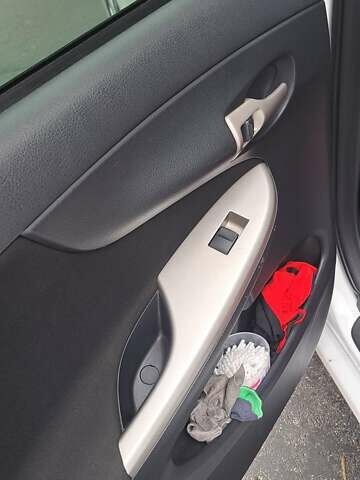 Белый Тойота Королла, объемом двигателя 1.6 л и пробегом 153 тыс. км за 8200 $, фото 7 на Automoto.ua