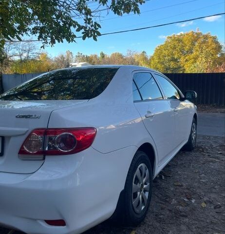 Белый Тойота Королла, объемом двигателя 0 л и пробегом 143 тыс. км за 7000 $, фото 2 на Automoto.ua