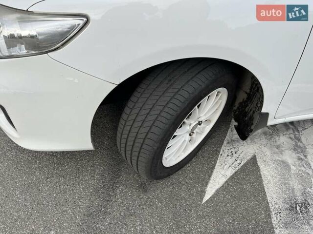 Белый Тойота Королла, объемом двигателя 1.6 л и пробегом 153 тыс. км за 9800 $, фото 16 на Automoto.ua
