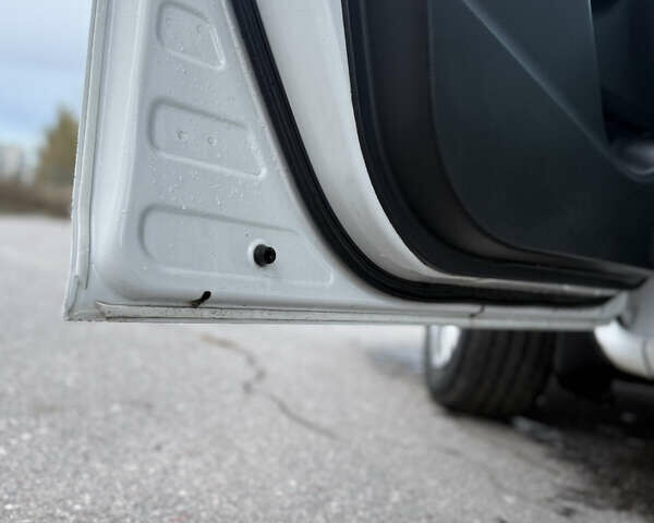 Белый Тойота Королла, объемом двигателя 1.6 л и пробегом 239 тыс. км за 6900 $, фото 14 на Automoto.ua