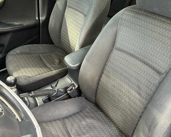 Белый Тойота Королла, объемом двигателя 1.33 л и пробегом 188 тыс. км за 6600 $, фото 21 на Automoto.ua