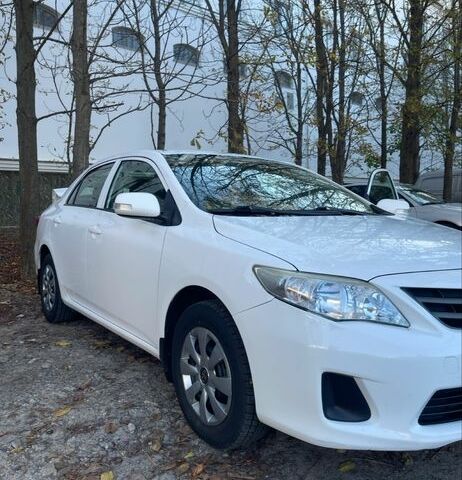 Белый Тойота Королла, объемом двигателя 0 л и пробегом 143 тыс. км за 7000 $, фото 3 на Automoto.ua