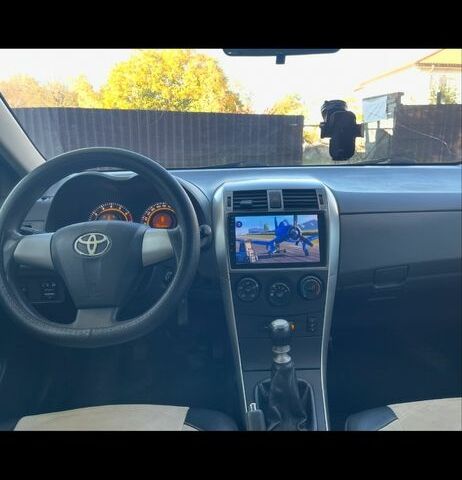 Белый Тойота Королла, объемом двигателя 0 л и пробегом 143 тыс. км за 7000 $, фото 1 на Automoto.ua