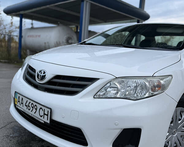 Белый Тойота Королла, объемом двигателя 1.6 л и пробегом 239 тыс. км за 6900 $, фото 9 на Automoto.ua