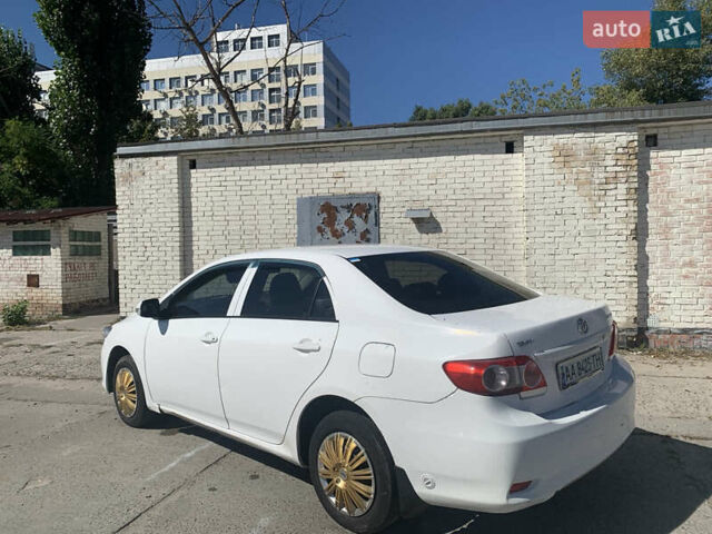 Белый Тойота Королла, объемом двигателя 1.3 л и пробегом 350 тыс. км за 4200 $, фото 6 на Automoto.ua