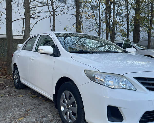 Белый Тойота Королла, объемом двигателя 1.33 л и пробегом 143 тыс. км за 7000 $, фото 6 на Automoto.ua