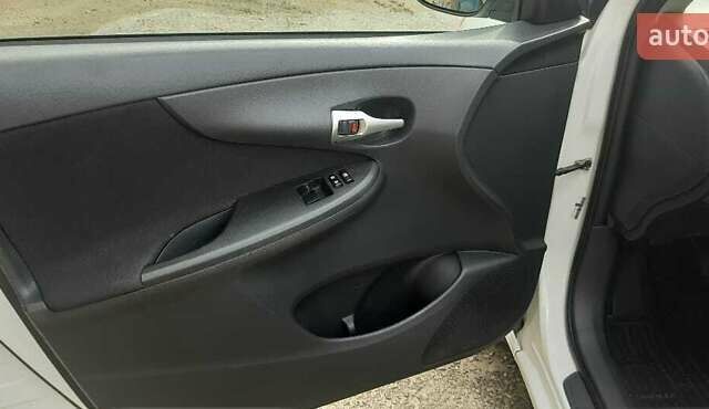 Белый Тойота Королла, объемом двигателя 1.4 л и пробегом 260 тыс. км за 7900 $, фото 30 на Automoto.ua