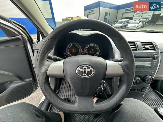 Белый Тойота Королла, объемом двигателя 1.33 л и пробегом 164 тыс. км за 7000 $, фото 5 на Automoto.ua