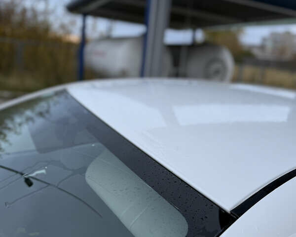 Белый Тойота Королла, объемом двигателя 1.6 л и пробегом 239 тыс. км за 6900 $, фото 6 на Automoto.ua