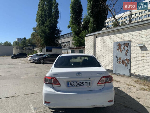Белый Тойота Королла, объемом двигателя 1.3 л и пробегом 350 тыс. км за 4200 $, фото 8 на Automoto.ua