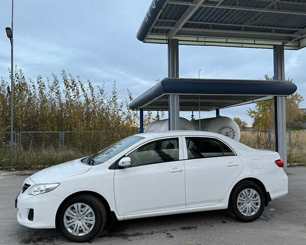 Белый Тойота Королла, объемом двигателя 1.6 л и пробегом 239 тыс. км за 6900 $, фото 1 на Automoto.ua