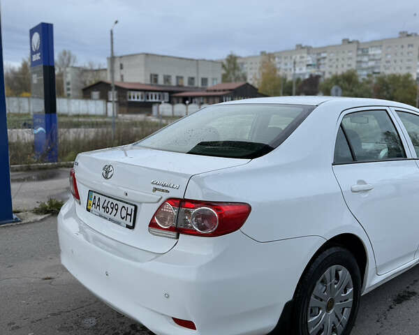 Белый Тойота Королла, объемом двигателя 1.6 л и пробегом 239 тыс. км за 6900 $, фото 3 на Automoto.ua