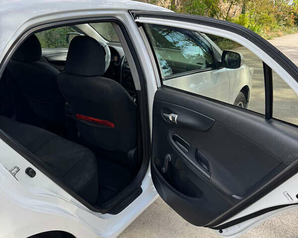 Белый Тойота Королла, объемом двигателя 1.33 л и пробегом 188 тыс. км за 6600 $, фото 17 на Automoto.ua