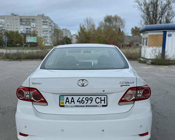 Белый Тойота Королла, объемом двигателя 1.6 л и пробегом 239 тыс. км за 6900 $, фото 2 на Automoto.ua