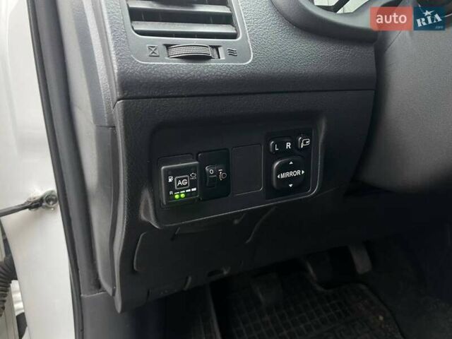 Белый Тойота Королла, объемом двигателя 1.33 л и пробегом 189 тыс. км за 7199 $, фото 15 на Automoto.ua