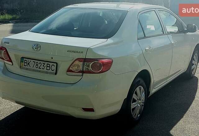 Белый Тойота Королла, объемом двигателя 1.33 л и пробегом 128 тыс. км за 6900 $, фото 13 на Automoto.ua