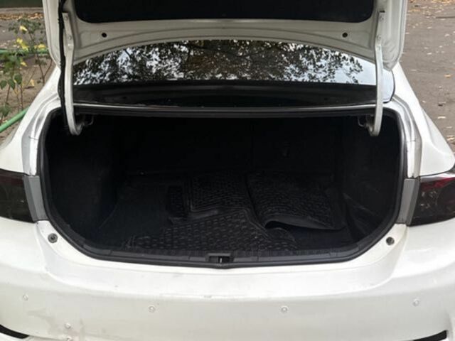 Белый Тойота Королла, объемом двигателя 1.6 л и пробегом 120 тыс. км за 8900 $, фото 7 на Automoto.ua