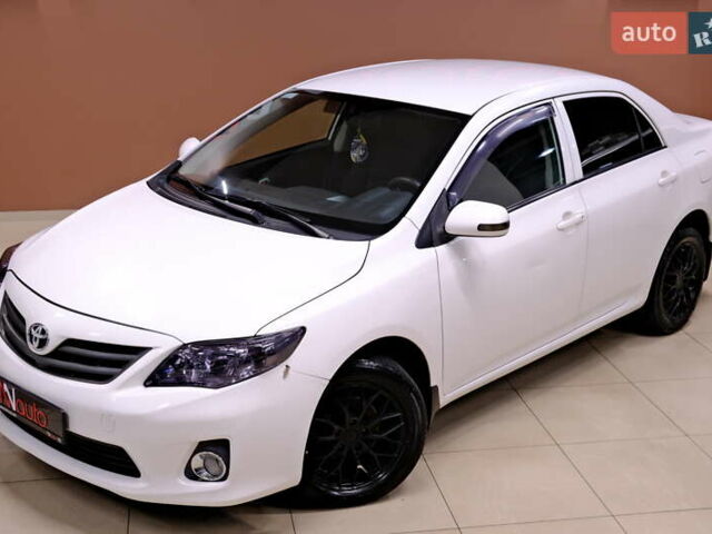 Белый Тойота Королла, объемом двигателя 1.6 л и пробегом 119 тыс. км за 7900 $, фото 10 на Automoto.ua